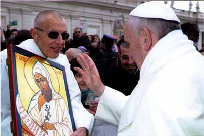 Papa francesco benedice licona